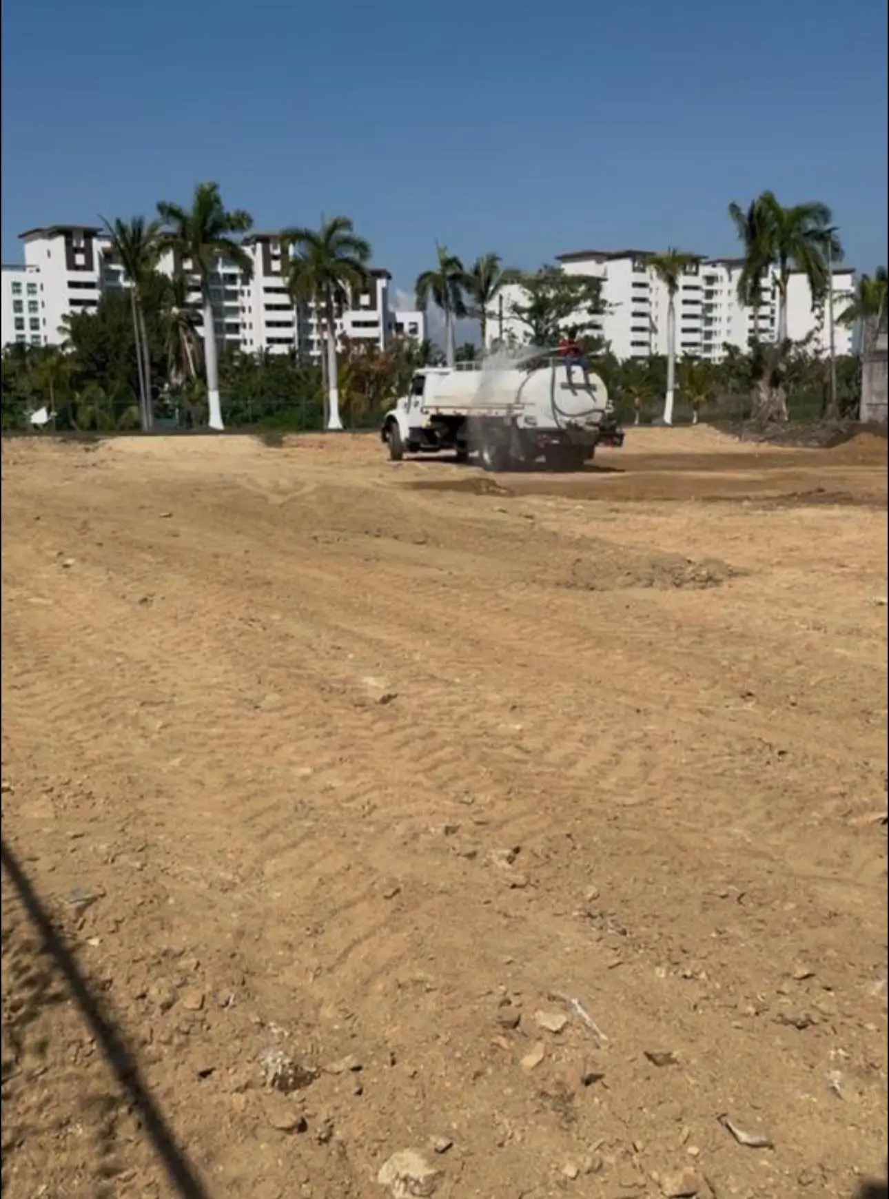 Foto 4 de 9: Terreno en renta – Ubicación privilegiada en Boulevard Barra Vieja